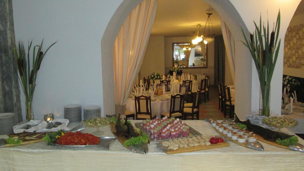 Magnat Hotel Restauracja Brodnica (Kuyavian-Pomeranian) Exterior photo
